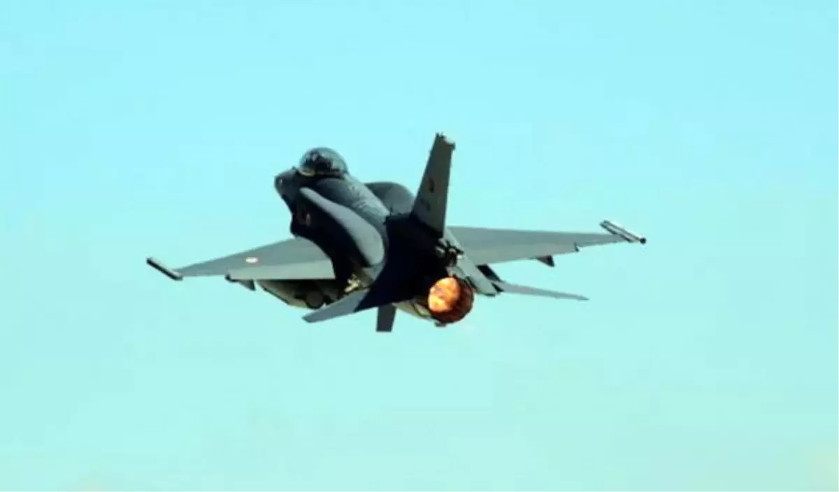 3\'üncü Ana Jet Üs Komutanlığı\'na Operasyon