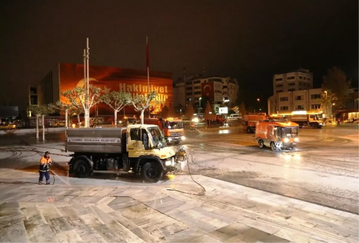 758 Personel İstanbul\'u 24 Saat Temizliyor