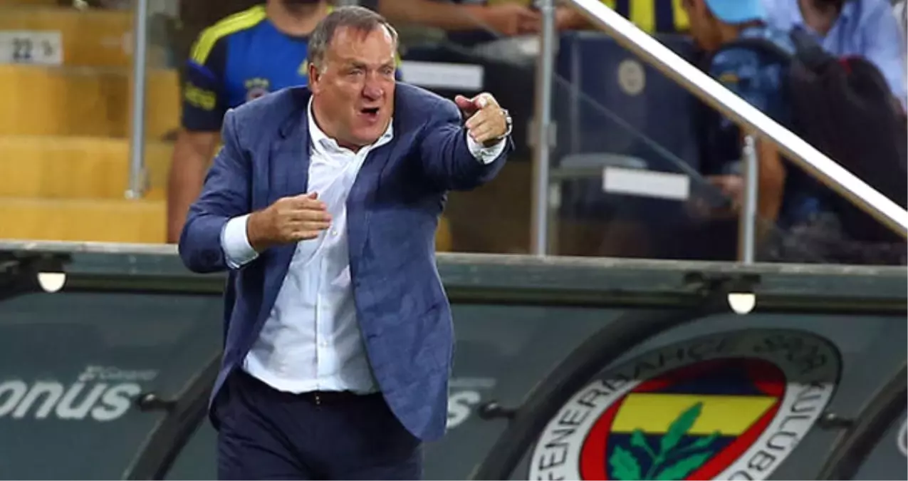 Advocaat, Emenike\'yle Görüştü: Böyle Hem Kendine Hem de Takıma Zarar Veriyorsun