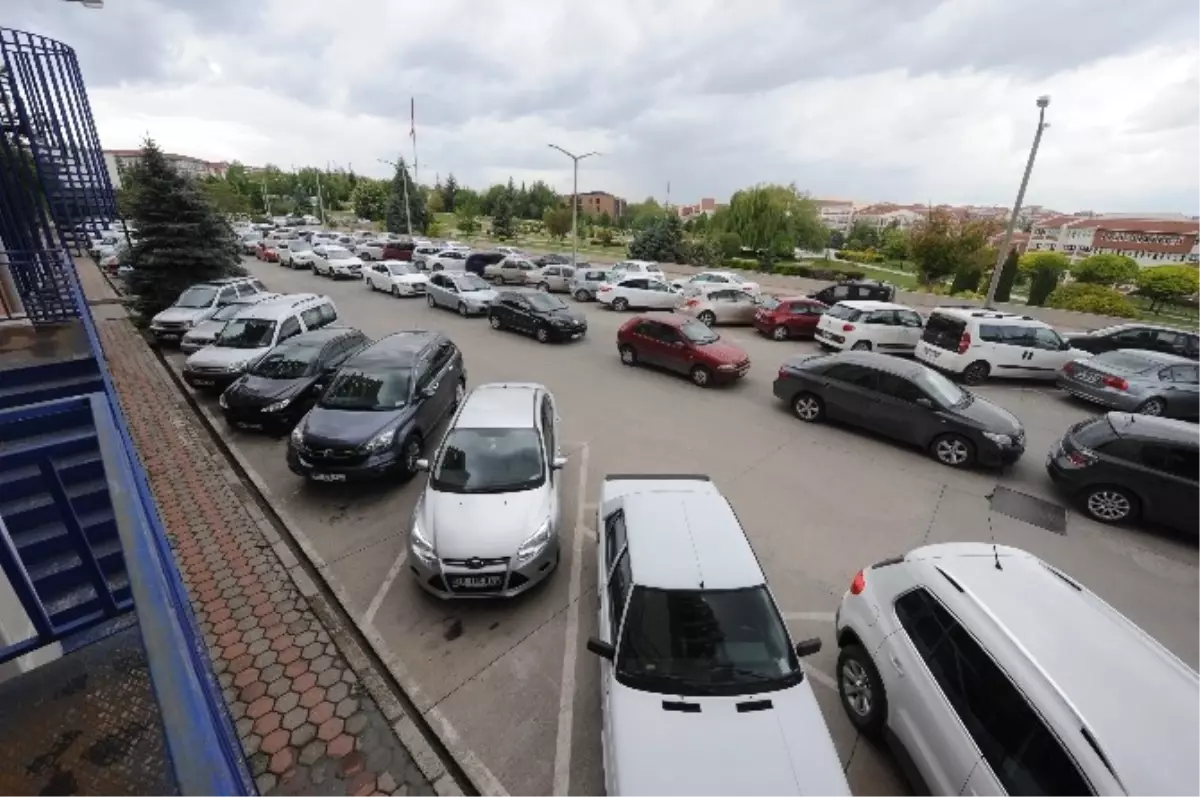 Anadolu Üniversitesi\'nde Otopark Sorunu Ortadan Kalkıyor