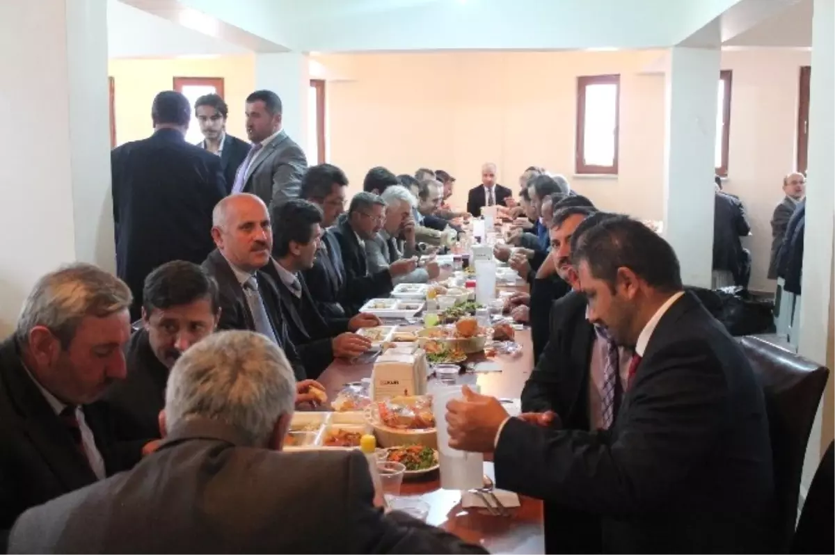 Araç\'ta Müftülük Personeli, Kaynaşma Yemeğinde Buluştu