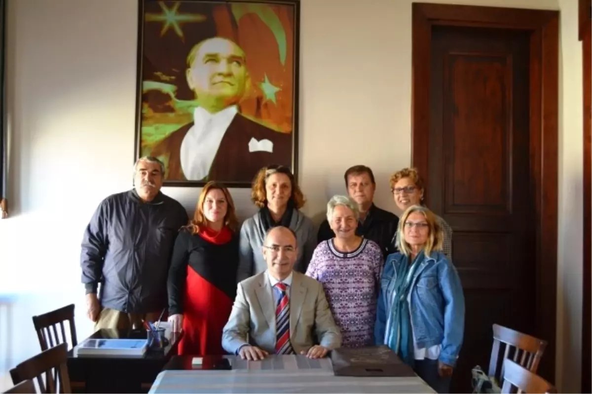 Ayvalık\'ta Şefkat Evleri Derneği Yeni Yönetiminden Şefkatli Ziyaretler