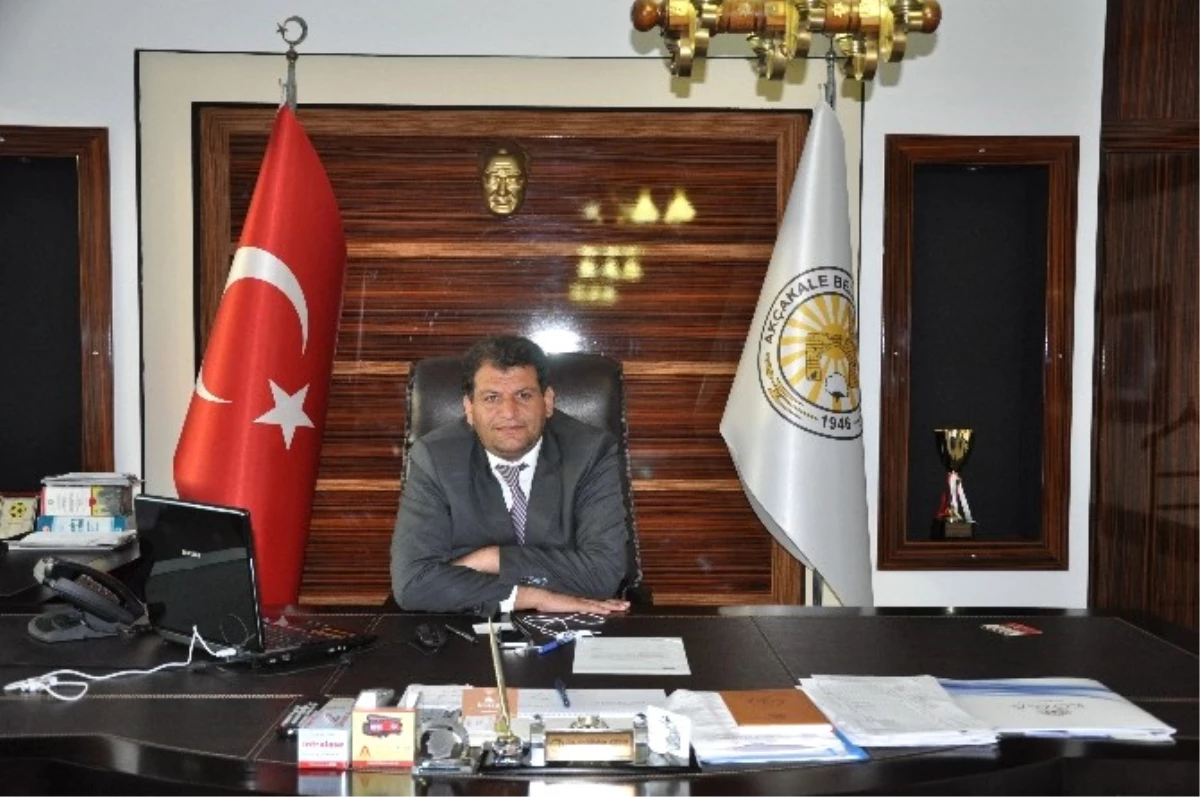 Belediye Başkanı Abdülhakim Ayhan\'dan \'Hizmet\' Açıklaması