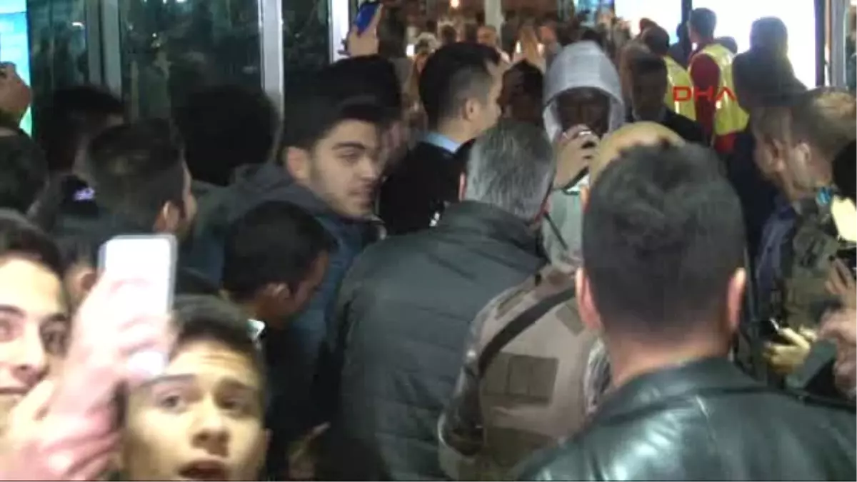 Beşiktaş\'ı Ankara\'da Çok Sayıda Taraftar Karşıladı