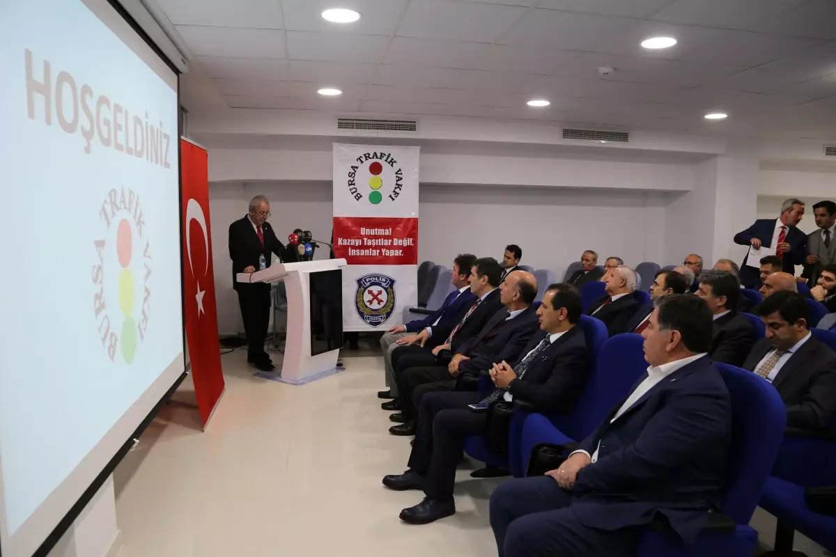 Bursa Trafik Vakfı\'ndan İl Emniyet Müdürlüğüne Araç Desteği