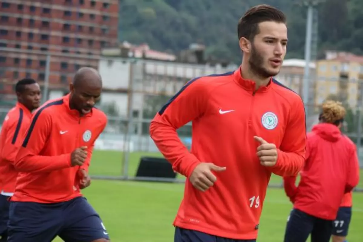 Çaykur Rizesporlu Oğulcan: Kweuke\'ye Övgü