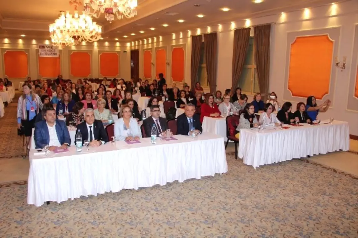 CHP Kadın Kolları Eşgüdüm Toplantısı Kuşadası\'nda Yapıldı