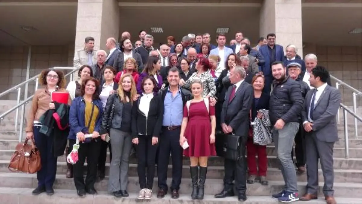 Cumhurbaşkanı\'na Hakaret Davasında CHP\'li 4 Üyeye Beraat