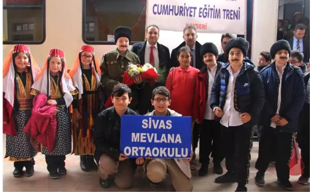 Cumhuriyet Eğitim Treni Sivas\'ta