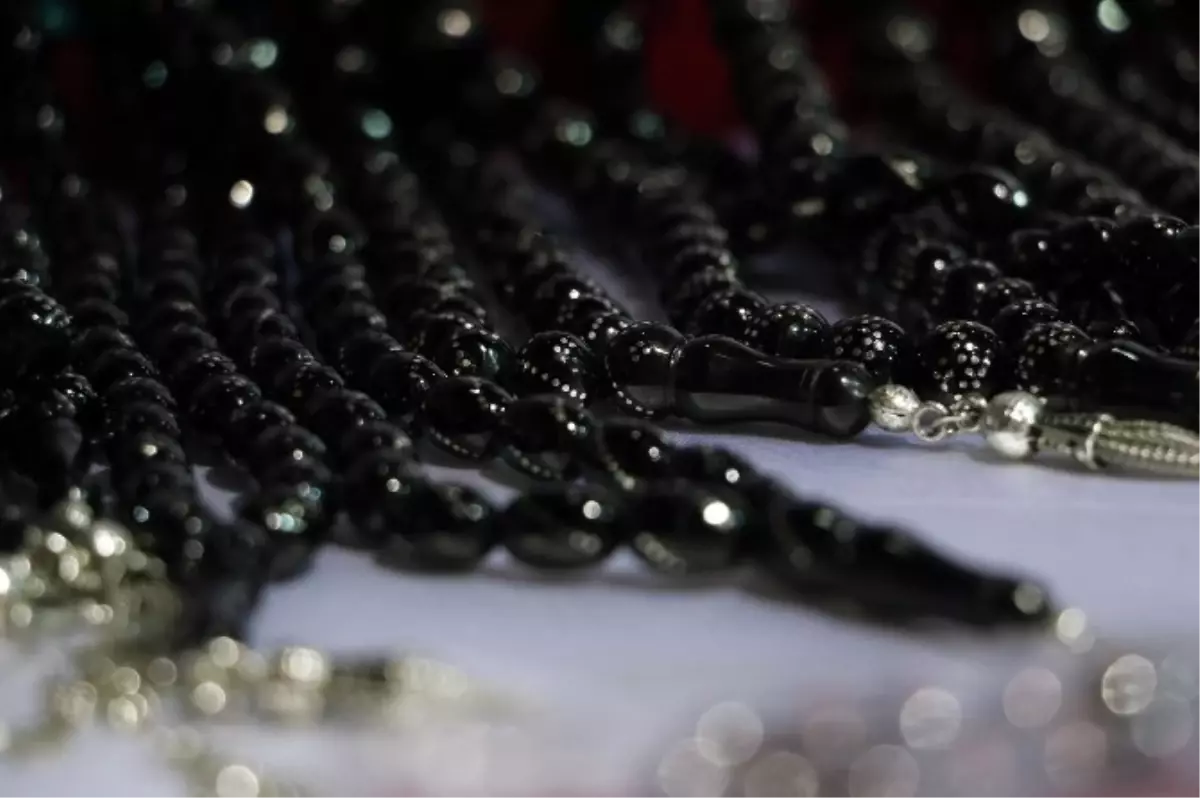 Erzurum\'un Oltu Taşı Tespihi ve Civil Peyniri Fuarda Boy Gösteriyor