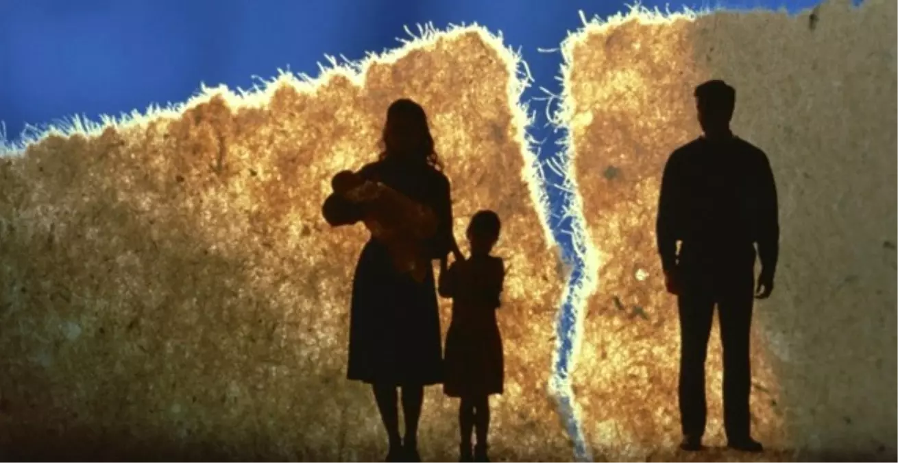 Evi Terk Eden Eşe Boşanma Davası Açılır Mı?