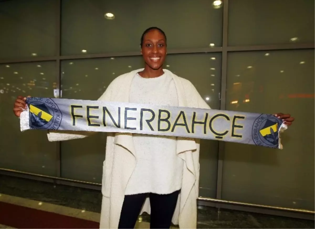 Fenerbahçe\'nin Yeni Transferi İstanbul\'da