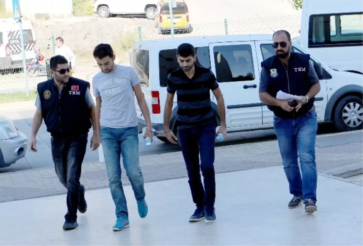 Fetö Soruşturmasında Gözaltına Alınan 4 Memur Adliyeye Sevk Edildi