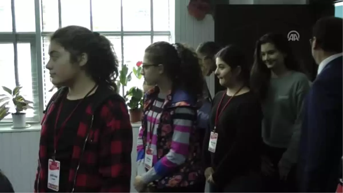 Filistinli Öğrenciler Edremit\'te