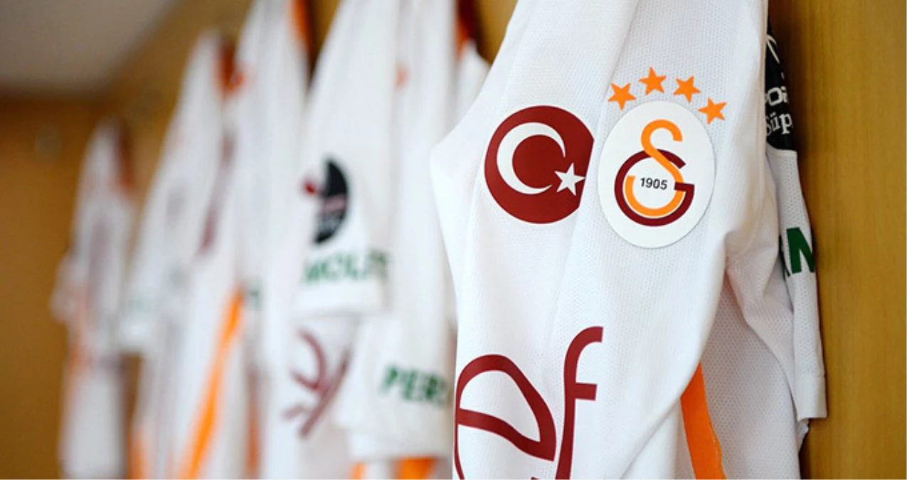 Galatasaray, 6 Futbolcuyla Yollarını Ayırma Kararı Aldı
