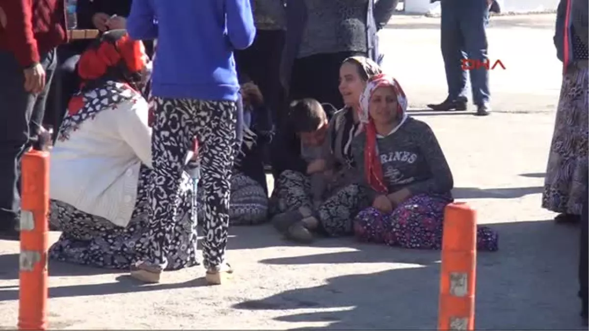 Gaziantep Diyarbakır\'da Intihar Eden Asker Gaziantep\'te Toprağa Verildi