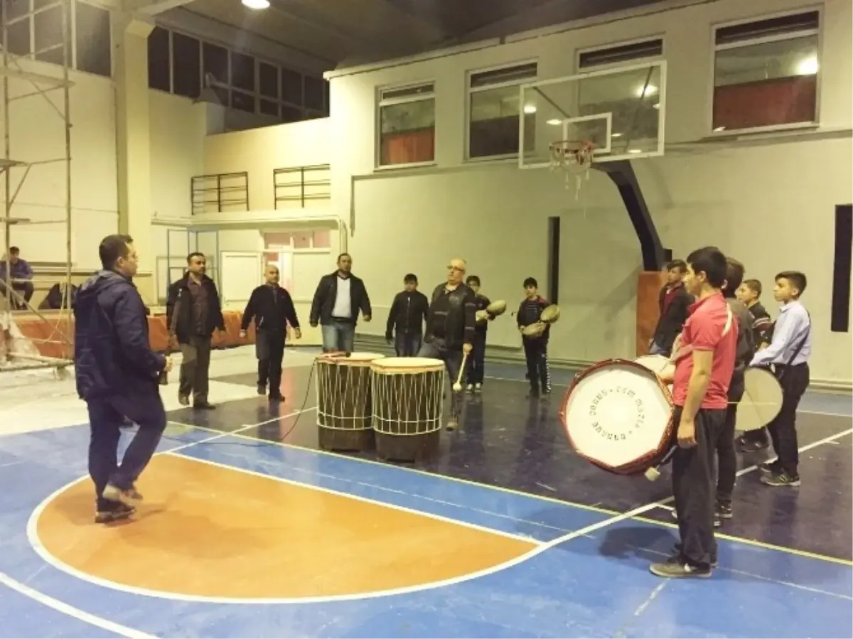 Hisarcık Anadolu İmam Hatip Lisesi\'nin Mehter Takımı, Cumhuriyet Bayramı\'na Hazırlanıyor