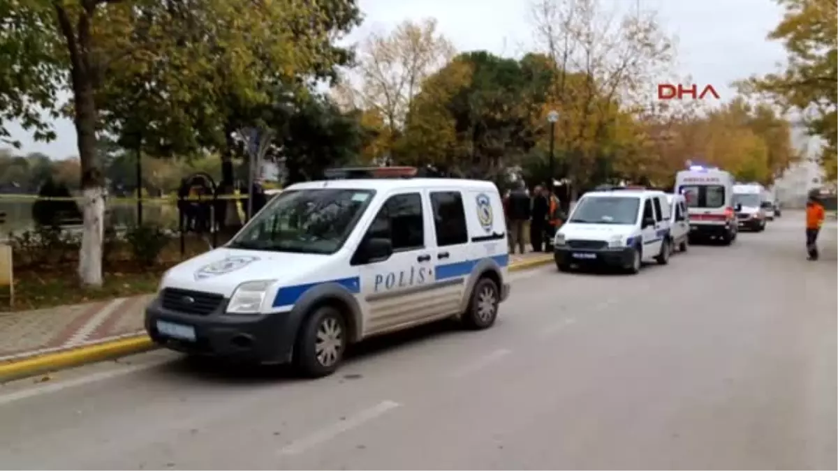 Izmit Fuarı\'ndaki Gölette Ceset Bulundu