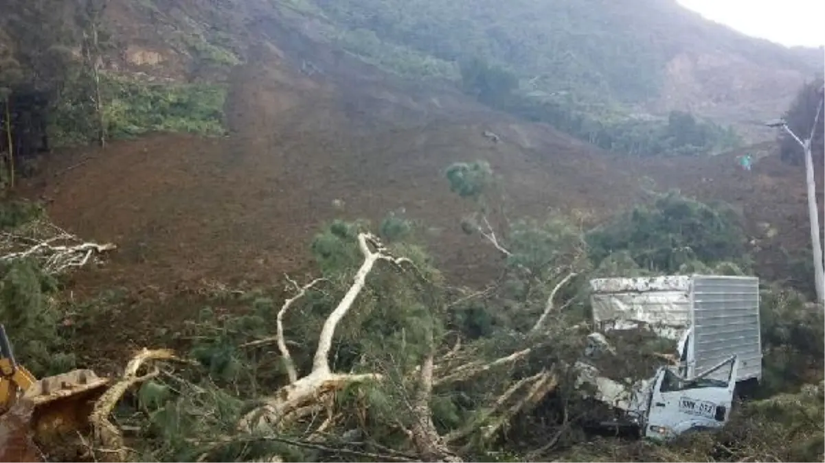 Kolombiya\'da Toprak Kaymasında 6 Ölü