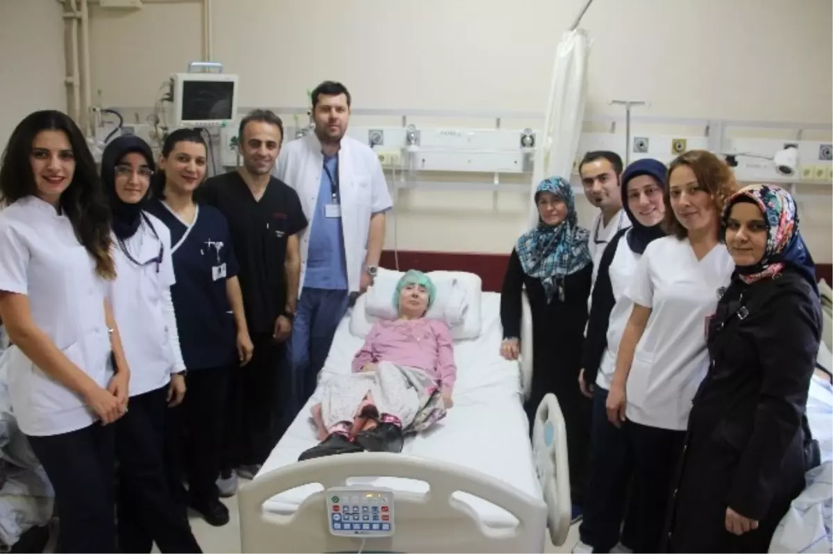 Kütahya\'da İlk Defa Bir Hastaya Kas Gevşetici İlaç Pompası Takıldı