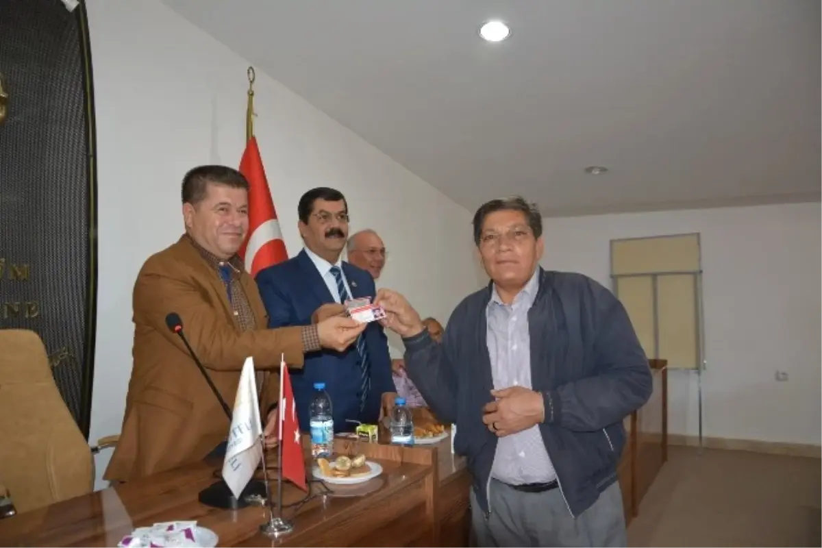 Muhtarlar Kimliklerine Kavuştu