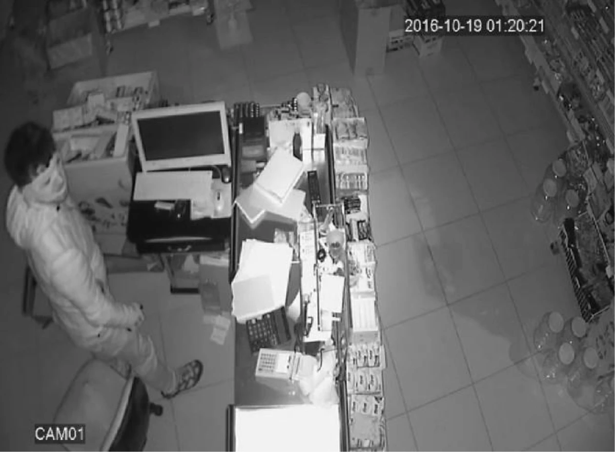 Mut\'ta Market Soyan Hırsızlar Güvenlik Kamerasına Takıldı