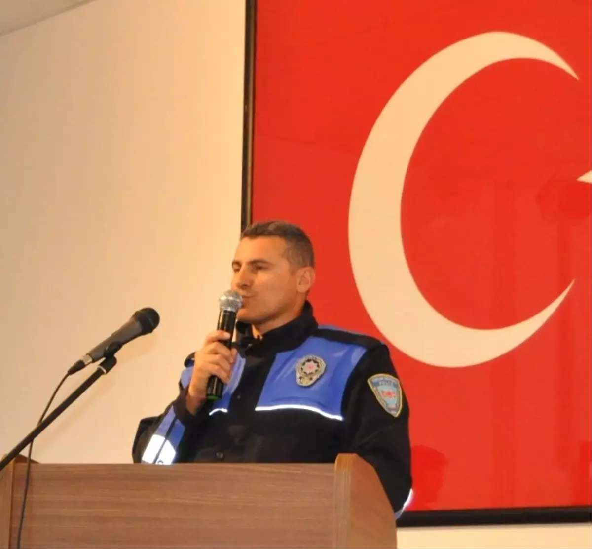 Öğrencilere Uyuşturucu Konferansı