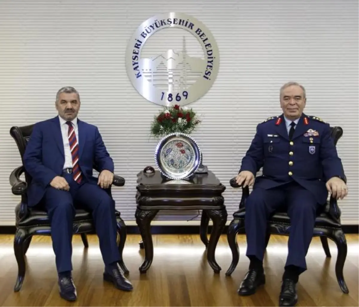 Orgeneral Ünal\'dan, Toprağa Gömülü Uçaklar Konusunda \'Asparagas\' Yanıtı (3)