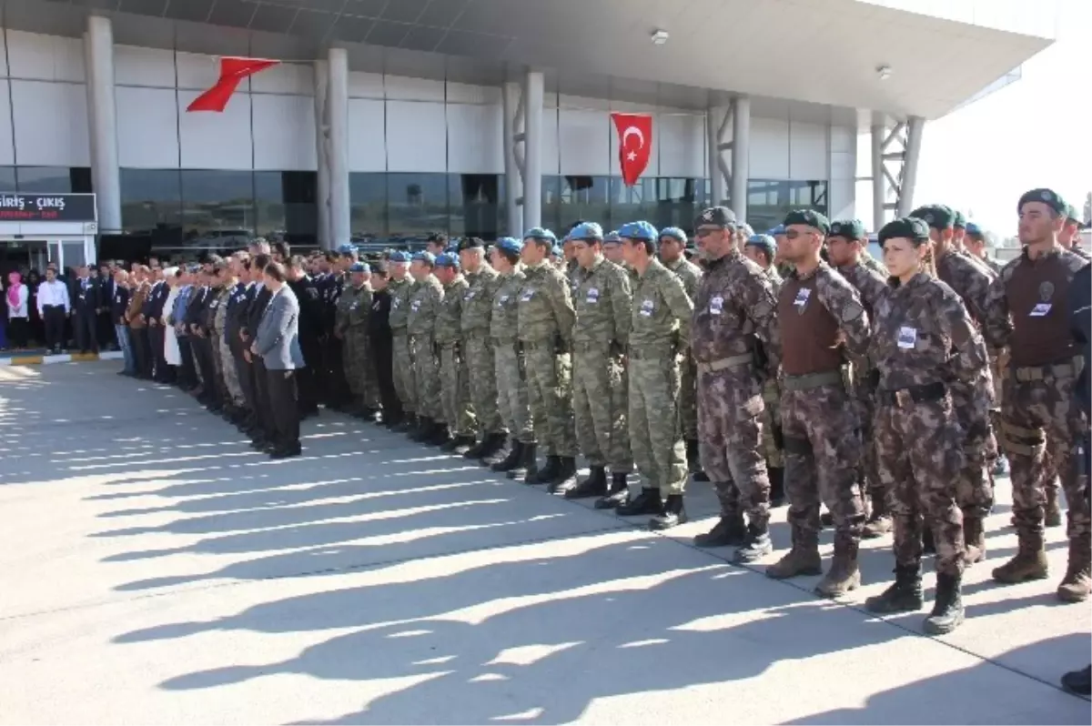 Şehit Asker Memleketine Uğurlandı