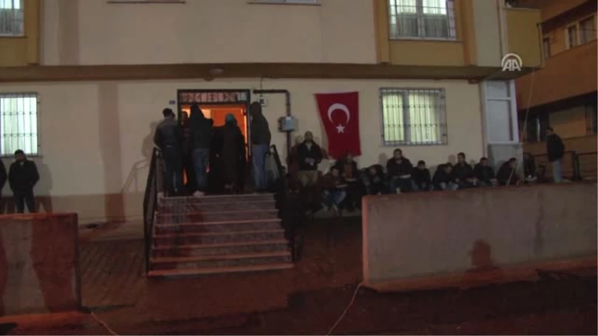 Şehit Jandarma Uzman Çavuş Özbek\'in Babaevine Acı Haber Ulaştı