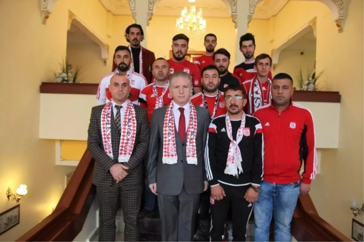 Sivasspor Taraftar Grubundan, Vali Gül\'e Ziyaret