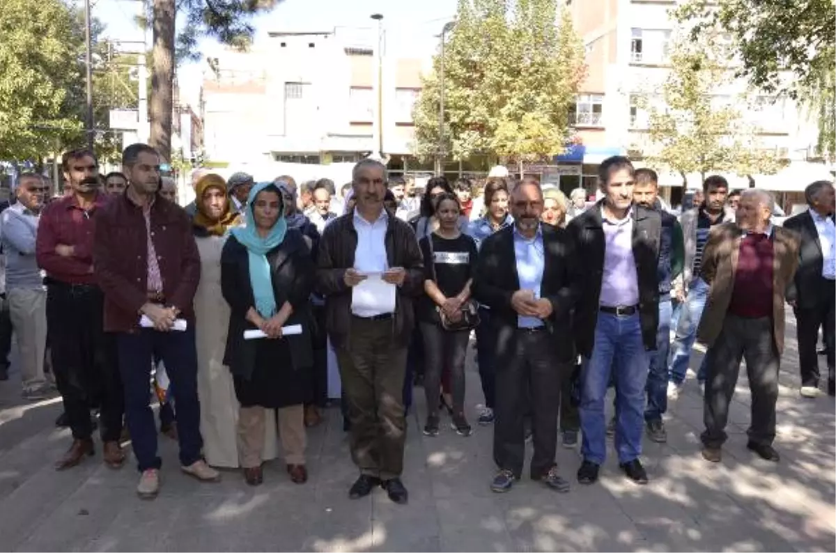 Siverek\'te, Hdp\'lilerden \'Gözaltı\' Protestosu