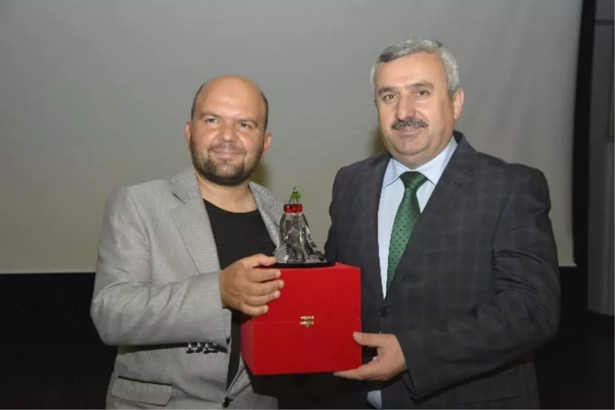 Tarihçi Yazar Uğurluel, Körfezliler\'le Buluştu