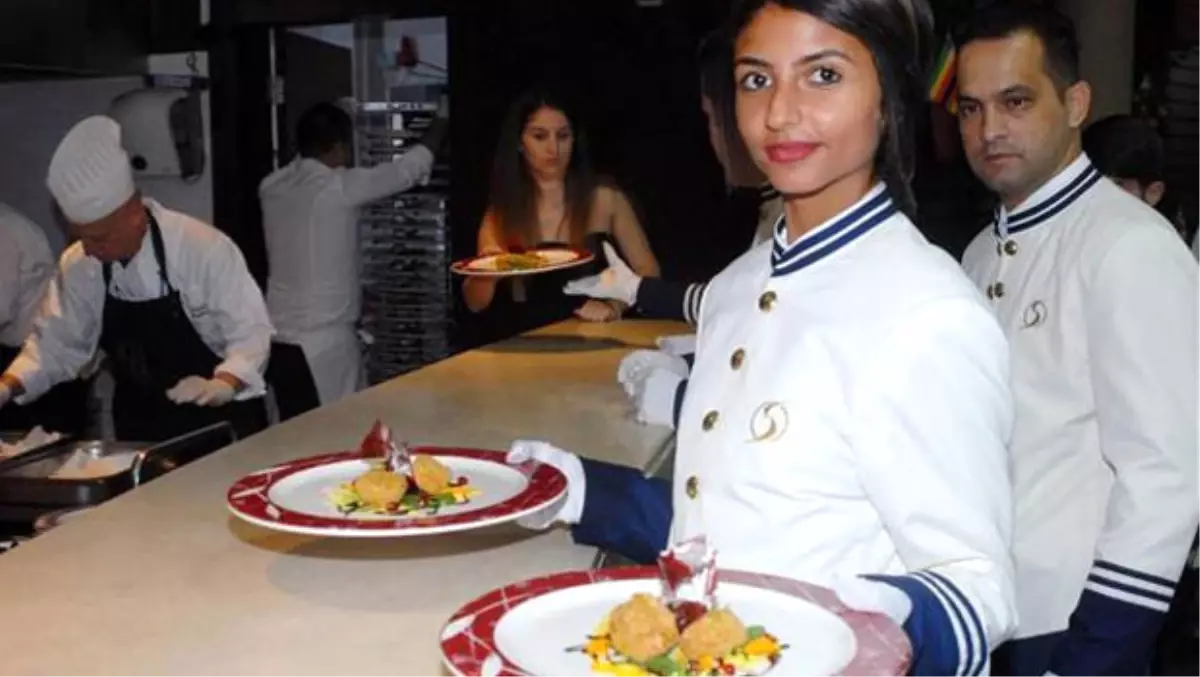 Timsah ve Piton Eti Gümrükten Geçmeyince Balık ve Tavuk Yediler