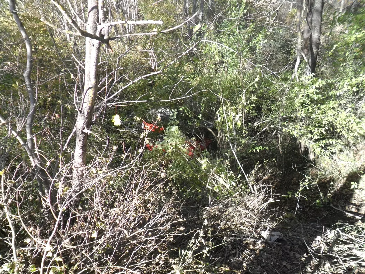 Uçuruma Devrilen Traktörün Sürücüsü Öldü