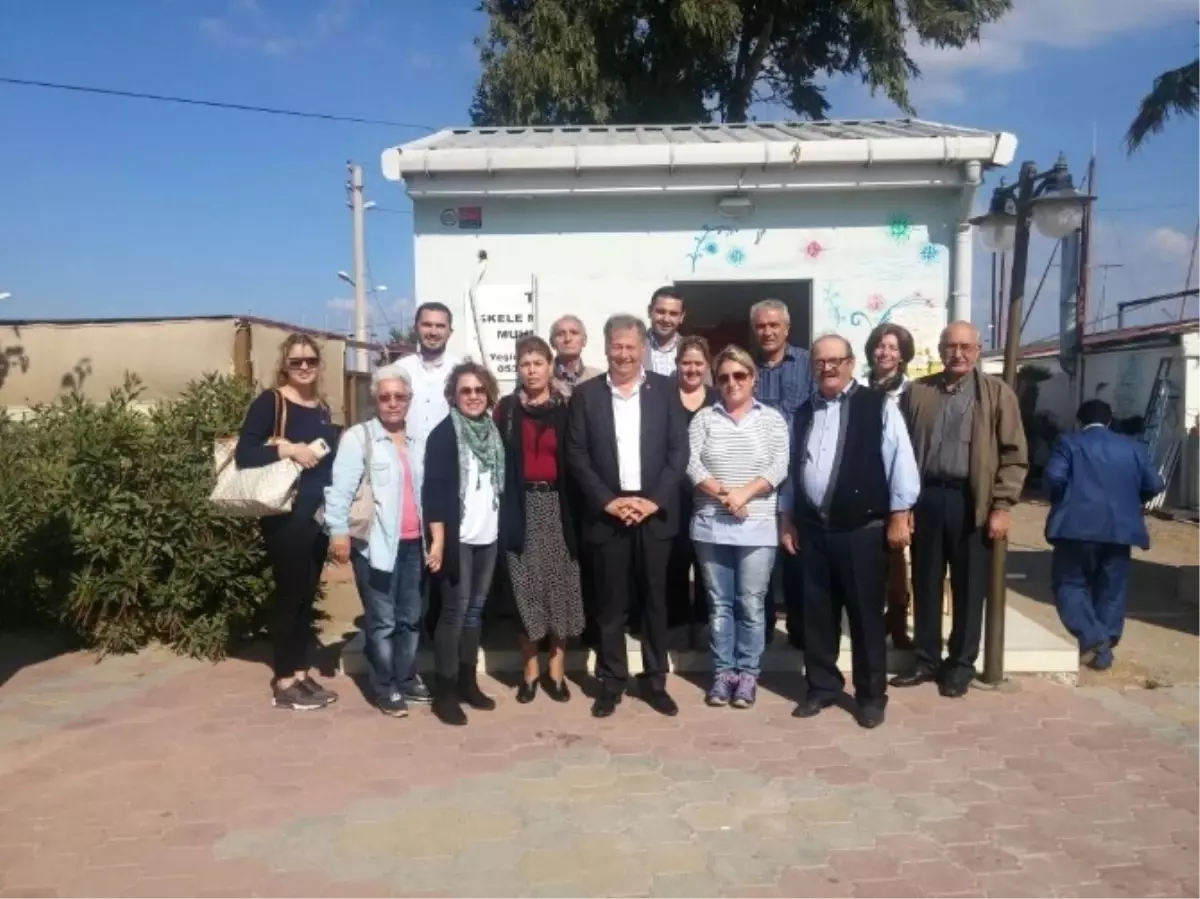 Urla CHP\'den Muhtarlara \'Cumhuriyet\' Ziyaretleri