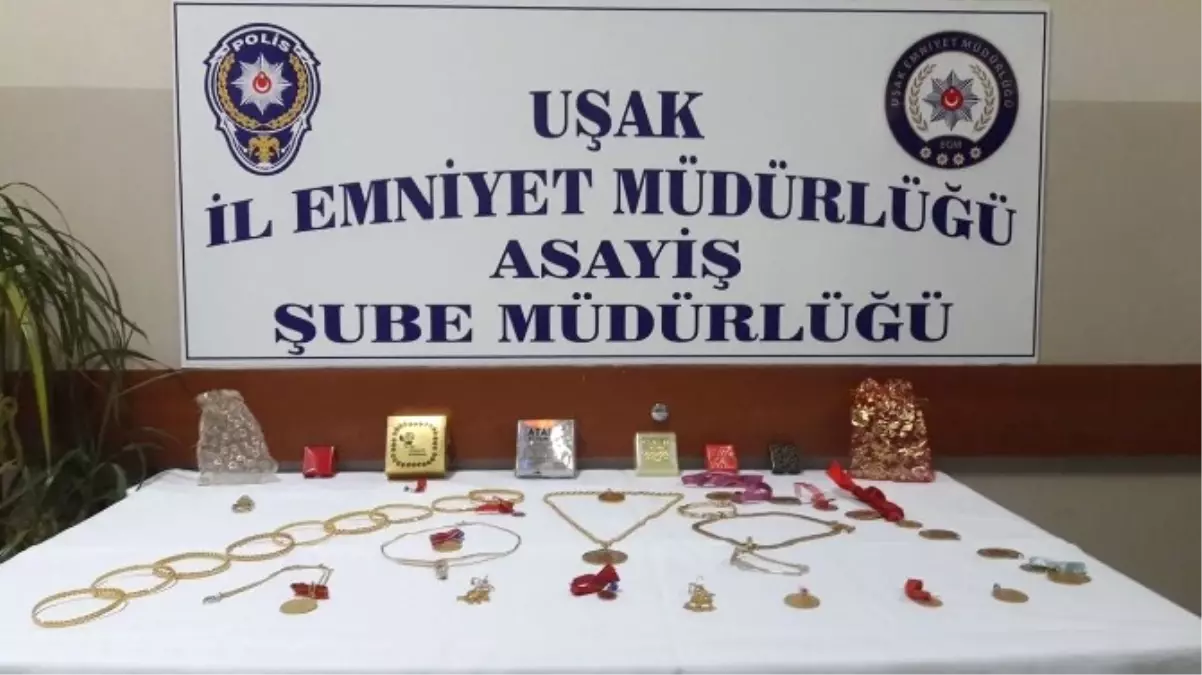 Uşak\'ta Darbe Fırsatçısı Dolandırıcı Yakalandı