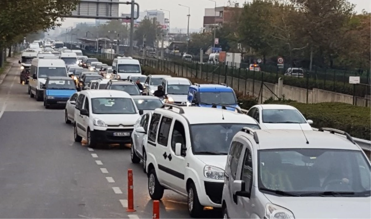 Yenilenen Mudanya Kavşağı Uzayan Araç Kuyruklarına Çözüm Olmadı