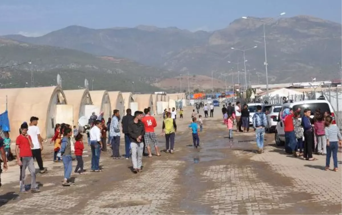 Adana\'daki 3 Bin Sığınmacı İslahiye\'ye Nakledildi