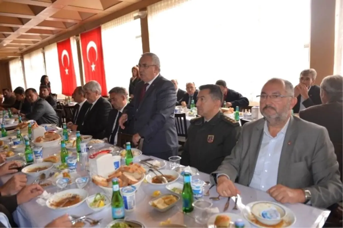 Ahmet Hamdi Nayir: Muhtarlar Demokrasinin Özü