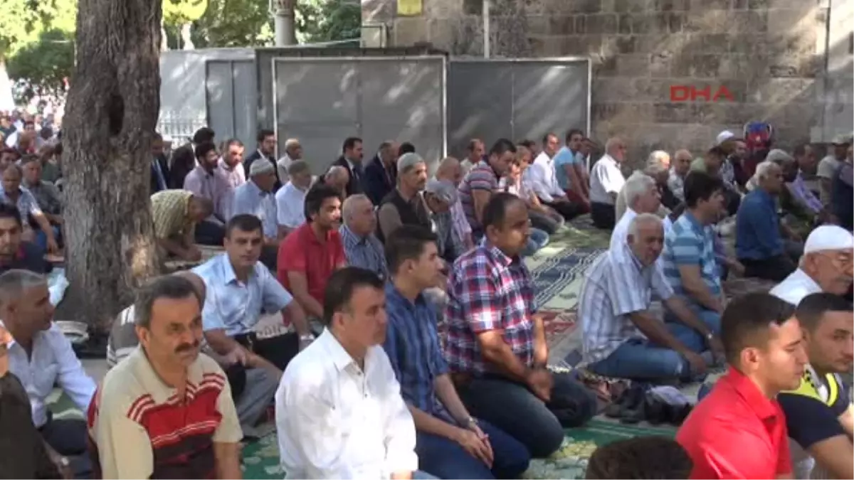 Antalya Bakan Müezzinoğlu: Suriyeli Çocuk Işçi Haberleri Art Niyetli