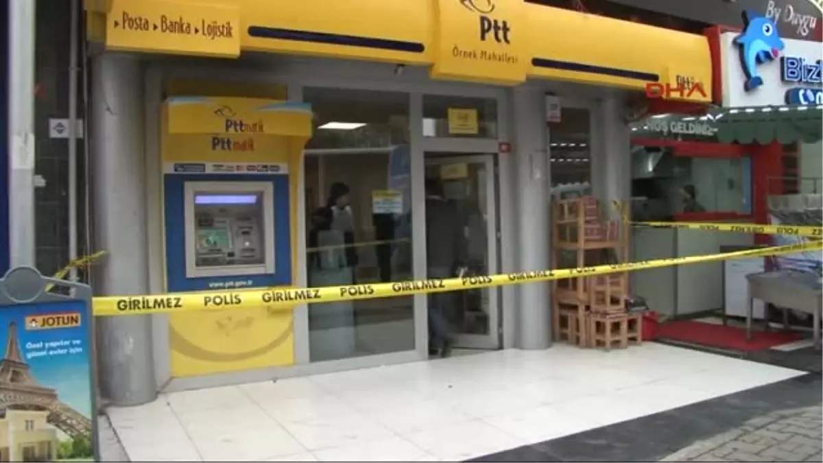 Ataşehir\'de Falçata Ile PTT Soygunu