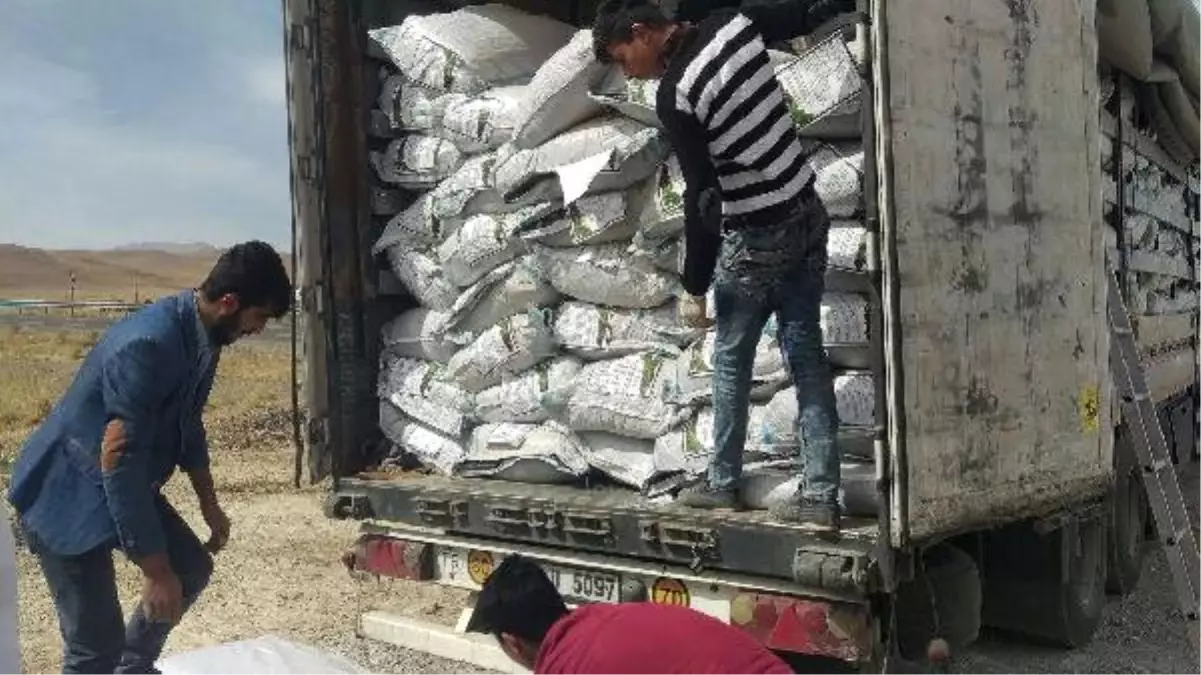 Başkale\'de 21 Ton Kaçak Çay Ele Geçirildi