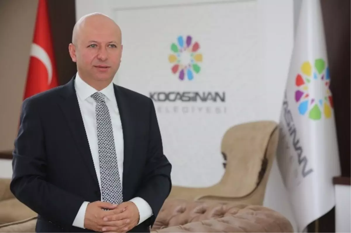 Başkan Çolakbayrakdar: "Türkiye Cumhuriyeti 93 Yılda Mesafe Kaydetti"