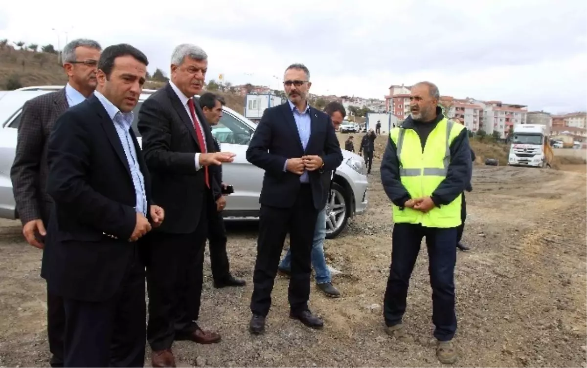 Başkan Karaosmanoğlu, Gebze Tatlıkuyu Vadisi\'nin İkinci Etabında İnceleme Yaptı