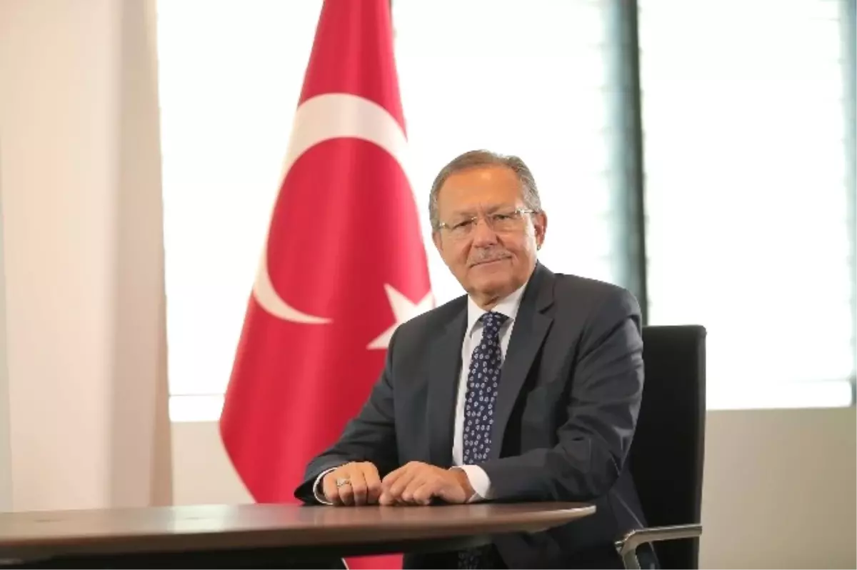 Başkan Uğur, 29 Ekim Cumhuriyet Bayramını Kutladı