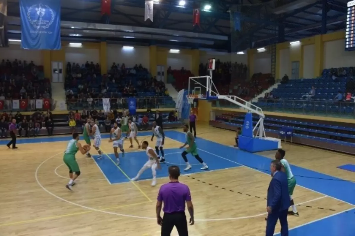 Basketbolda Sakatlıklar Nedeniyle Kadro Sıkıntısı Yaşanıyor