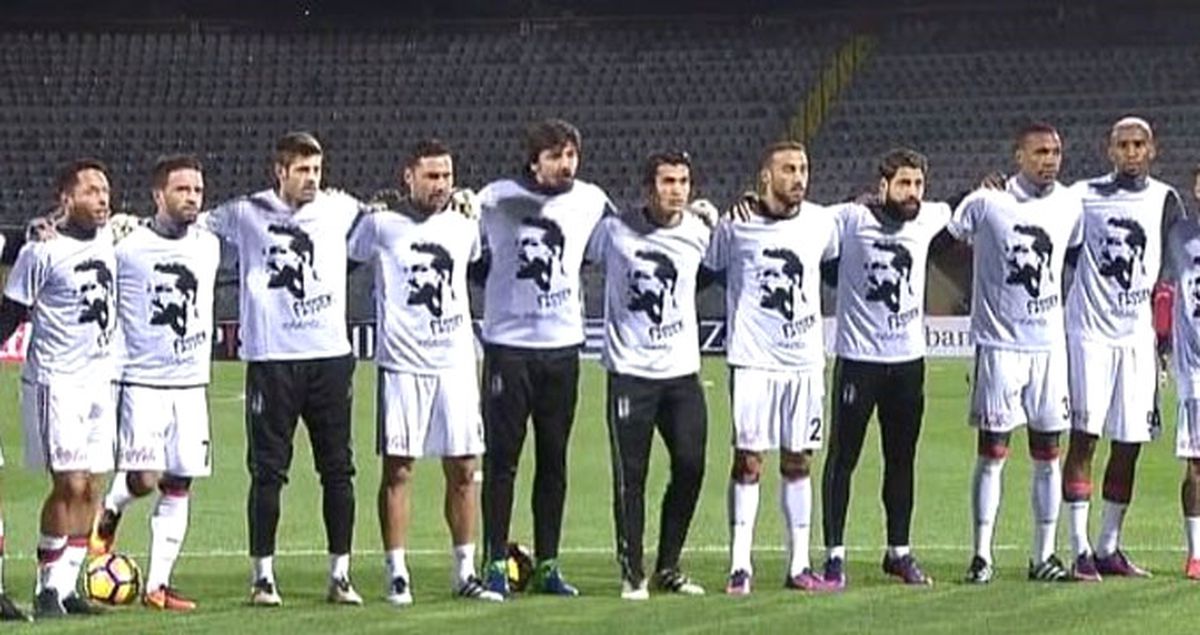 Beşiktaşlı Futbolcular Isınmaya Caner Erkin Tişörtleriyle Çıktı