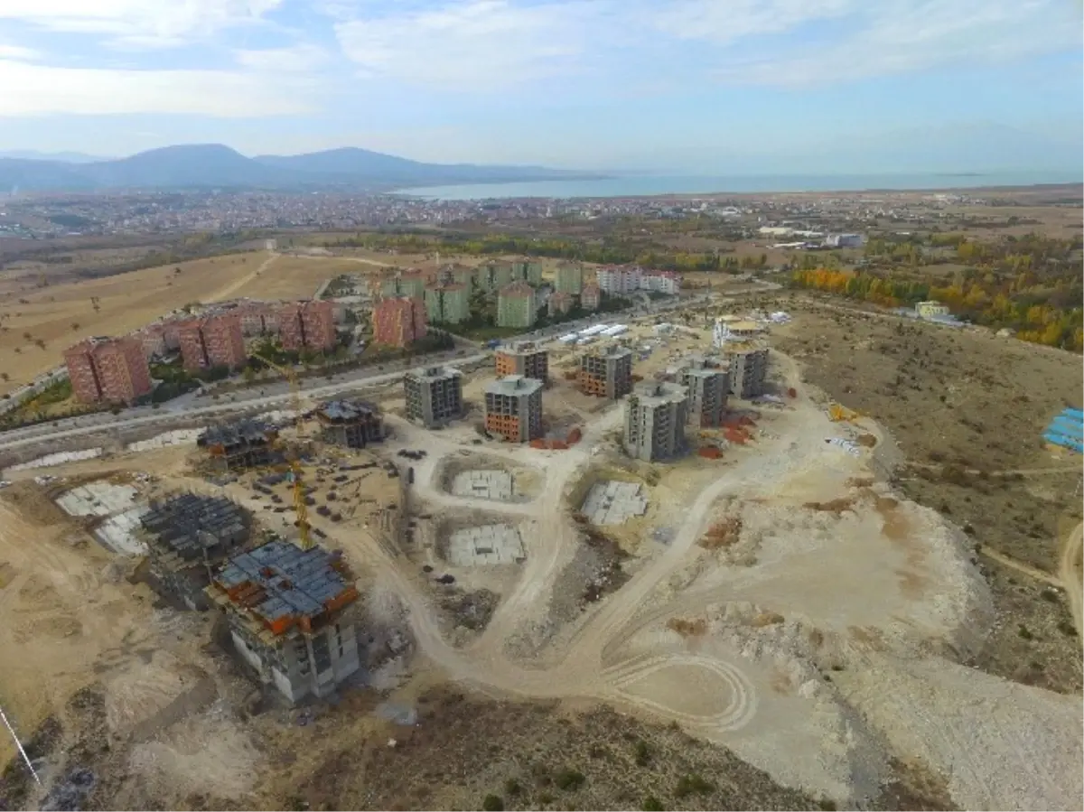 Beyşehir\'de Yeni Toplu Konutlar Yükseliyor