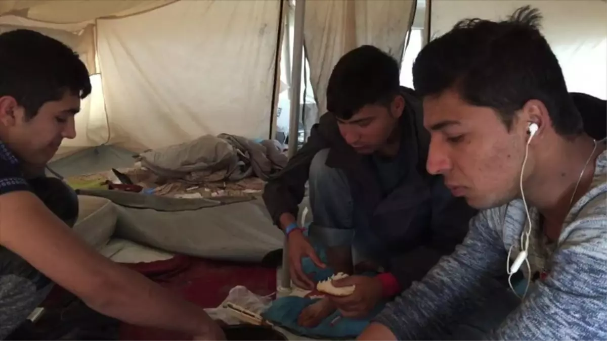 Calais\'de Geride Kalan Gençler